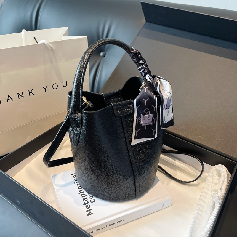 Red PU Bucket Shoulder and Cro - Luxury Bags For Women Sale avaliação e preço
