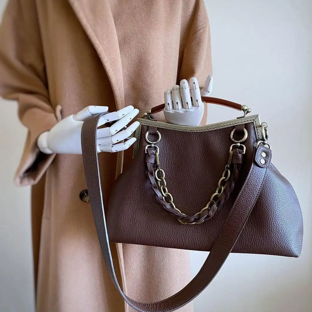 Lost in Vintage Larger Natural - Top Handle Patent Bag avaliação e preço