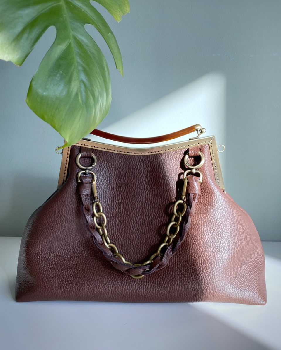 Lost in Vintage Larger Natural - Top Handle Patent Bag avaliação e preço