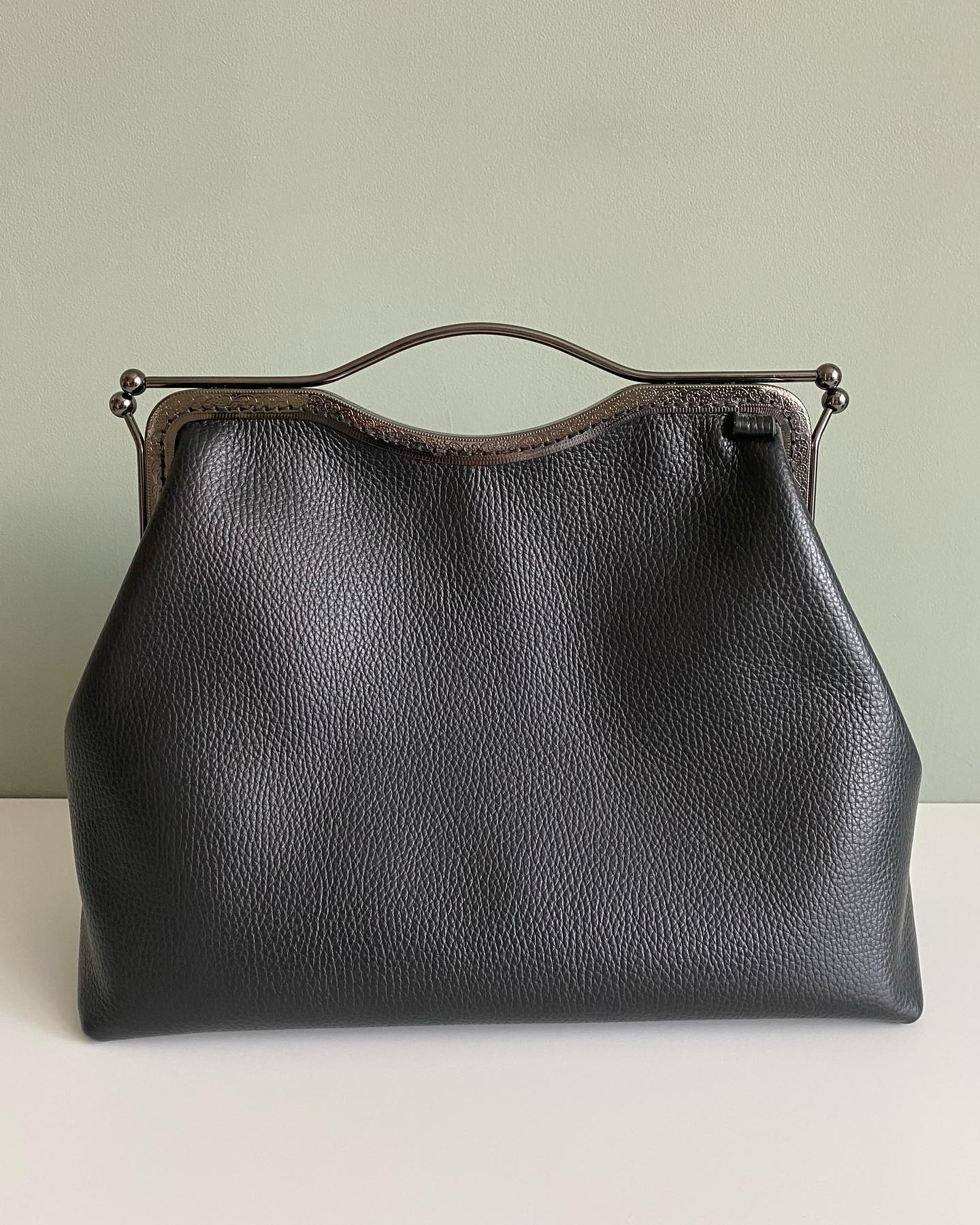 Lost in Vintage Larger Natural - Top Handle Patent Bag avaliação e preço