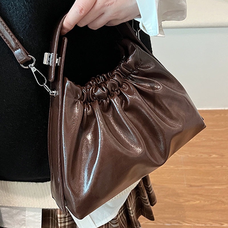Women's Burgundy Ruched Cloud  - Top Handle Patent Bag avaliação e preço