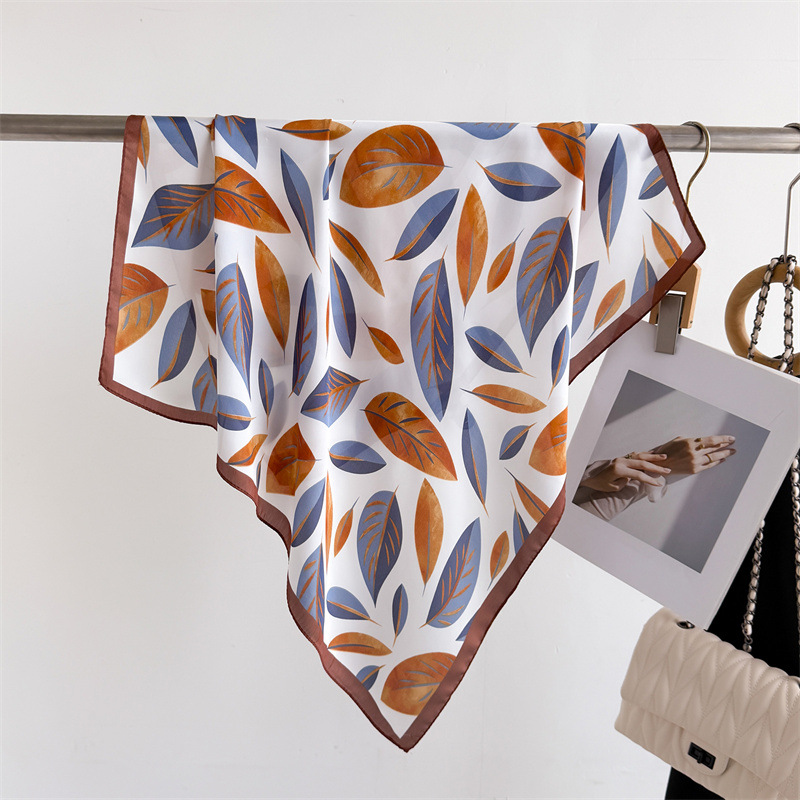 Luxury Brand Print 70cm Square - Luxury Bags Duffle avaliação e preço
